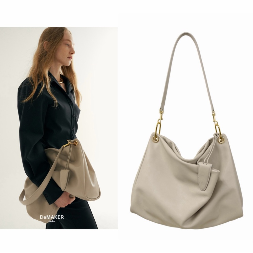 NWOT 100% Leather Made in Korea Wavy Shoulder Bag in Cream/Sand